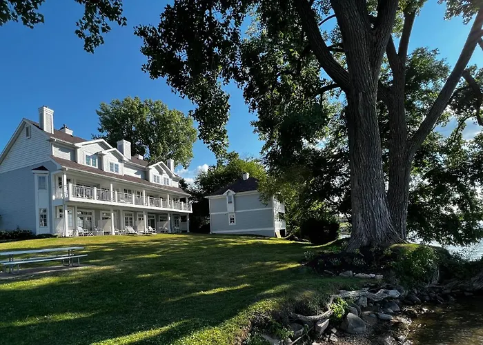 The Sand Hill Inn